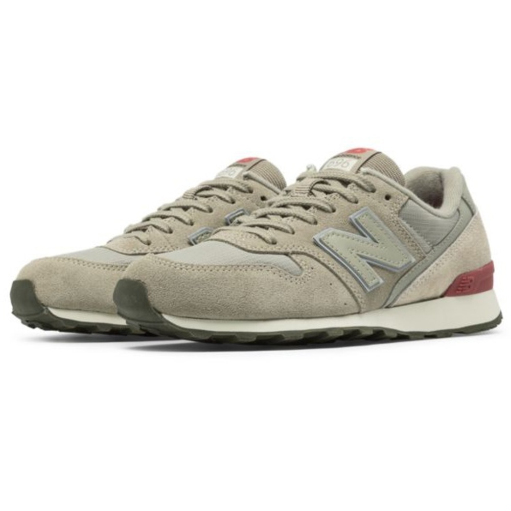 EUC New Balance 696
